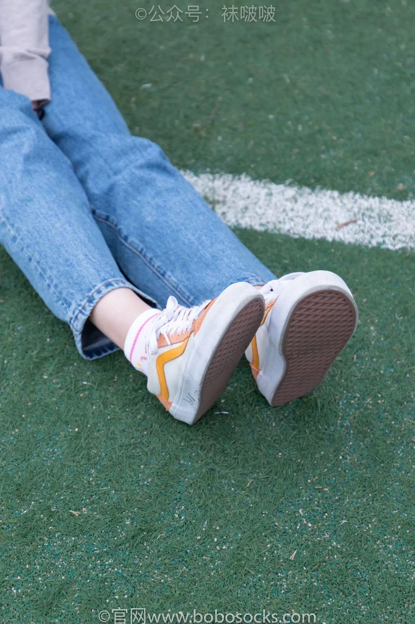 [BoBoSocks袜啵啵]NO.004 泡芙-vans帆布鞋、白棉袜、裸足 [127P]插图1